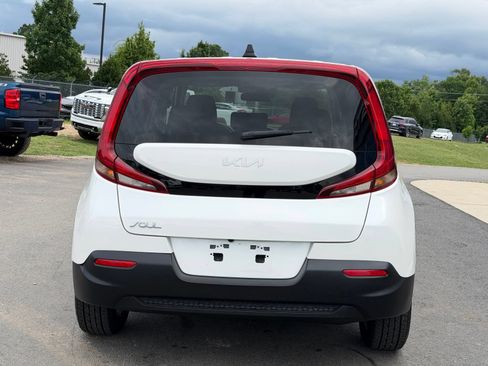 Used 2022 Kia Soul LX w/ Technology Package FWD image 7
