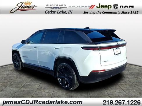 Used 2024 Jeep Wagoneer Launch Edition image 3