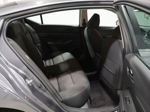 Used 2024 Nissan Altima 2.5 SV FWD image 19