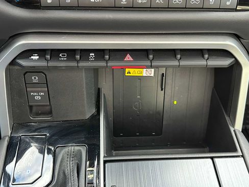 Used 2023 Toyota Tundra Platinum image 31