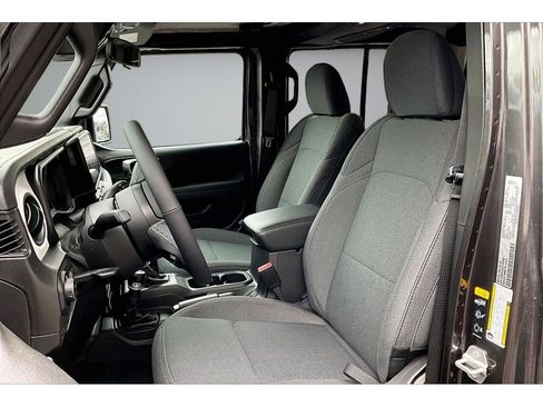 New 2026 Jeep Gladiator Sport AWD/4WD image 10