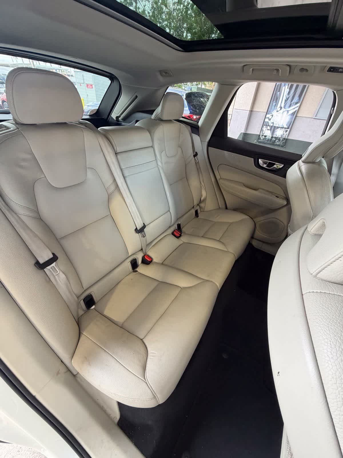 Used 2020 Volvo XC60 T5 Momentum FWD image 14