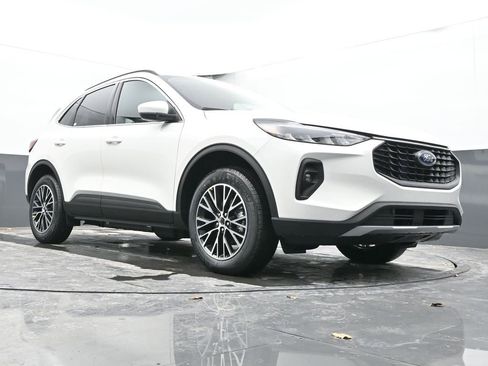 New 2026 Ford Escape SE image 43