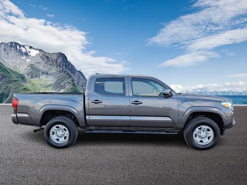 Used 2019 Toyota Tacoma SR image 7