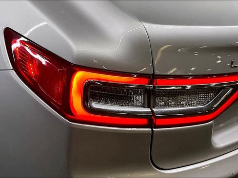 Used 2018 Lincoln Continental Reserve w/ Continental Climate Package image 27