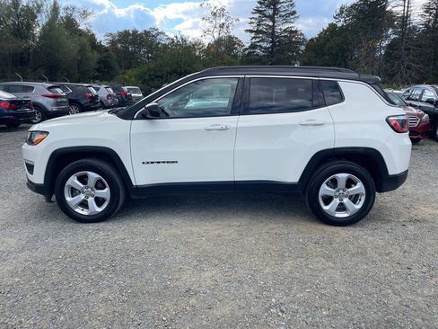 Used 2019 Jeep Compass Latitude w/ Popular Equipment Group AWD/4WD image 8
