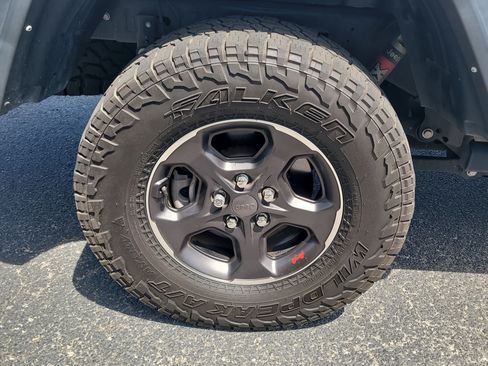Used 2022 Jeep Gladiator Rubicon w/ LED Lighting Group AWD/4WD image 9