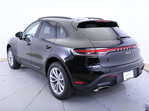 Used 2025 Porsche Macan image 3