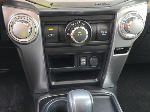Used 2019 Toyota 4Runner SR5 Premium RWD image 30