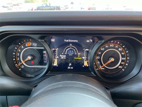 New 2024 Jeep Wrangler Unlimited Rubicon w/ Technology Group image 30