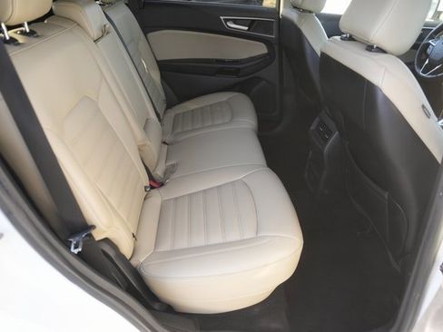 Used 2020 Ford Edge SEL image 15