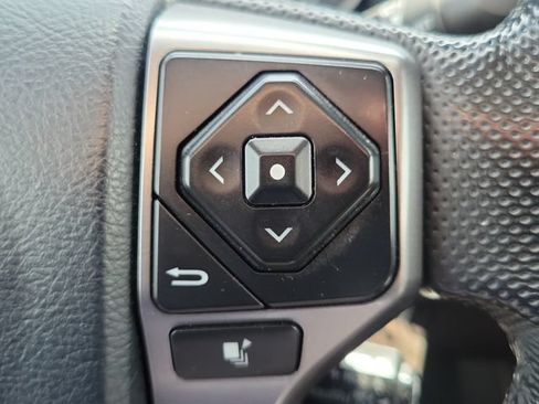 Used 2018 Toyota Tacoma SR5 RWD image 20