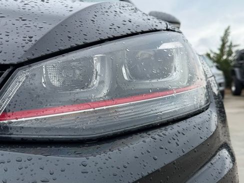 Used 2016 Volkswagen GTI SE w/ Lighting Package (SEL) FWD image 9