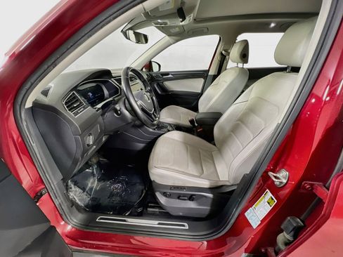 Used 2018 Volkswagen Tiguan SEL Premium w/ 3rd Row Seat Package AWD/4WD image 21
