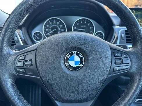 Used 2018 BMW 320i xDrive Sedan image 25