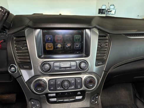 Used 2018 Chevrolet Suburban Premier AWD/4WD image 13