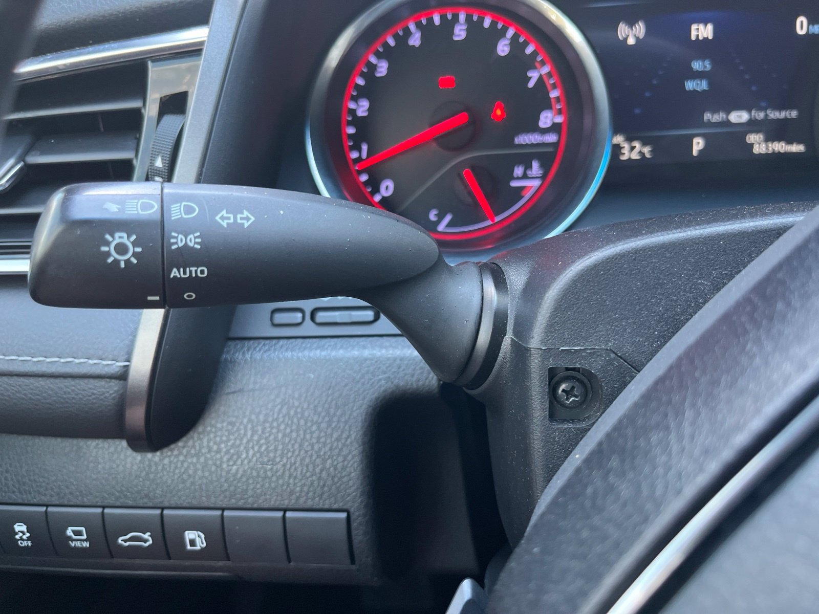 Used 2018 Toyota Camry XSE FWD image 17