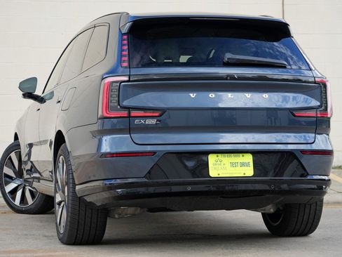 Used 2025 Volvo EX90 Ultra AWD/4WD image 6