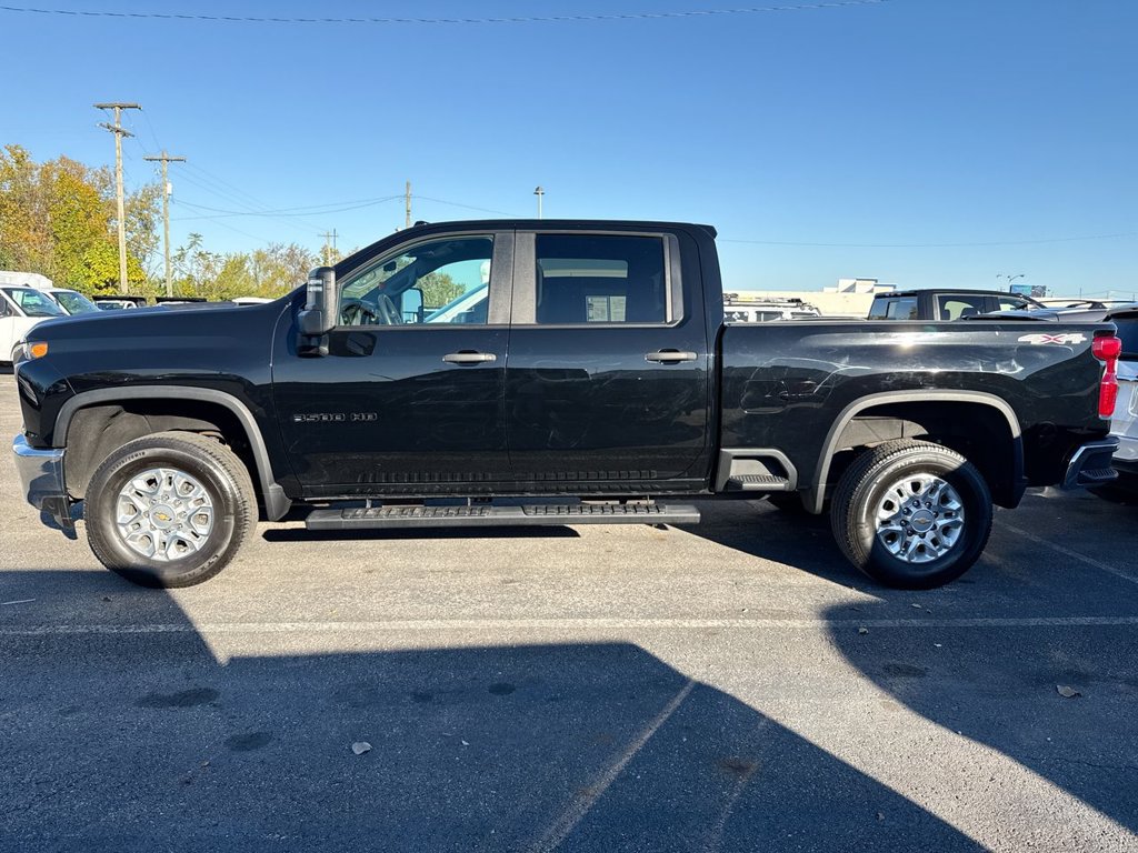Used 2023 Chevrolet Silverado 3500 W/T w/ WT Convenience Package AWD/4WD image 2
