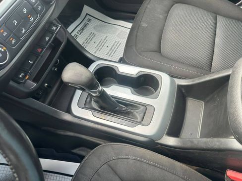 Used 2022 Chevrolet Colorado LT w/ Fleet Safety Package RWD image 19