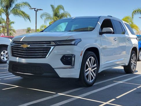 Used 2023 Chevrolet Traverse High Country FWD image 5