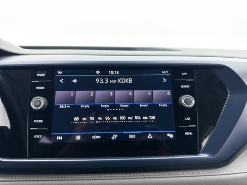 Used 2024 Volkswagen Taos SE image 18