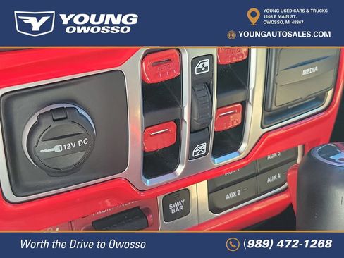 Used 2018 Jeep Wrangler Unlimited Rubicon w/ Dual Top Group AWD/4WD image 19