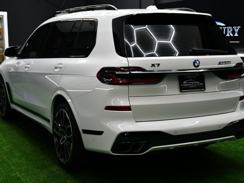 Used 2023 BMW X7 M60i AWD/4WD image 6
