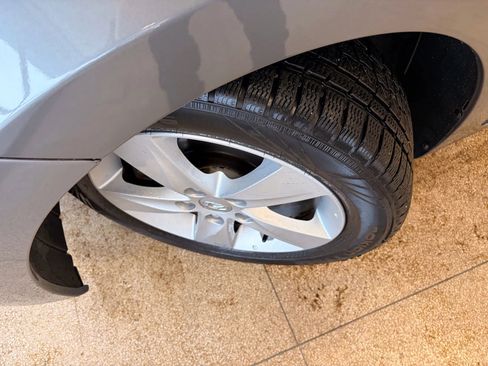 Used 2013 Hyundai Elantra GLS w/ Preferred Pkg image 42