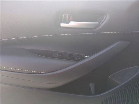 Used 2021 Toyota Corolla SE image 11