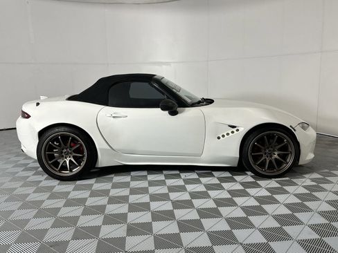 Used 2018 MAZDA MX-5 Miata Grand Touring RWD image 9