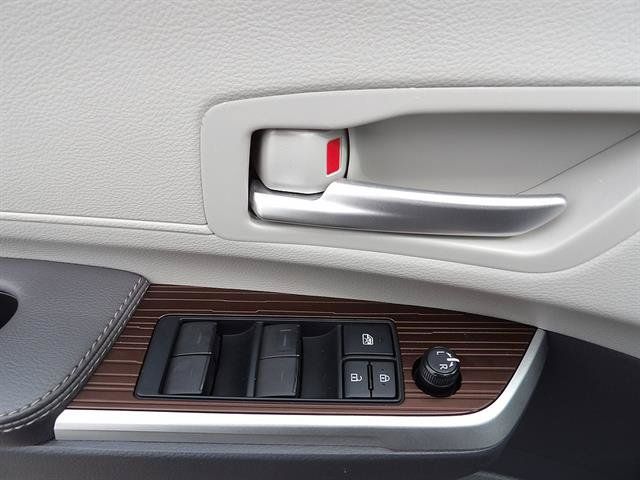 Used 2022 Toyota Sienna XLE FWD image 12
