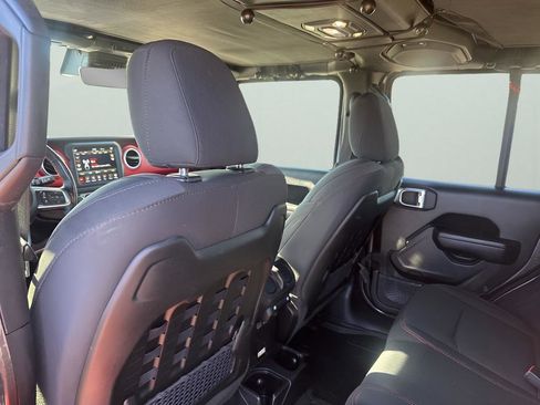 Certified 2021 Jeep Wrangler Unlimited Rubicon image 18