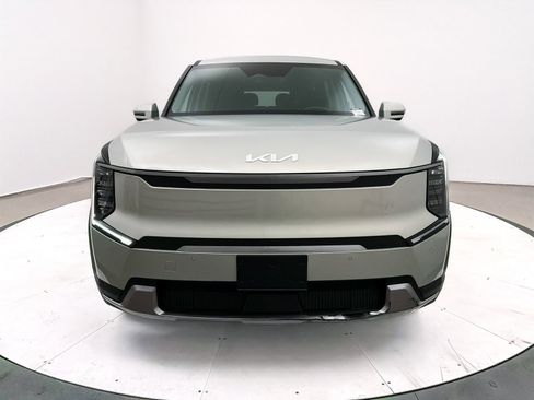 Used 2024 Kia EV9 Light Long Range image 12