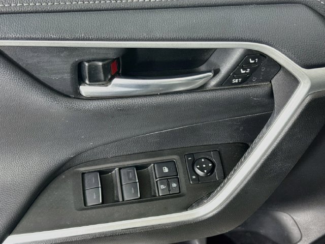 Certified 2025 Toyota RAV4 Limited w/ Advanced Technology Package FWD image 19