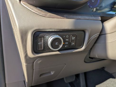 Certified 2023 Ford Explorer Platinum w/ Technology Package AWD/4WD image 17