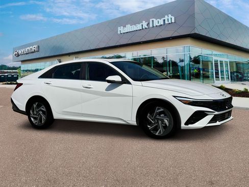 New 2025 Hyundai Elantra Limited FWD image 10