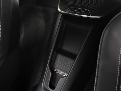 Used 2025 Chevrolet Corvette Stingray w/ Z51 Performance Package image 22