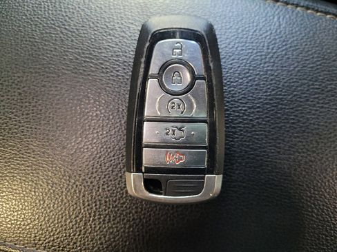 Used 2019 Ford Fusion SEL FWD image 32