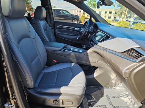 Used 2023 Buick Enclave Essence image 30