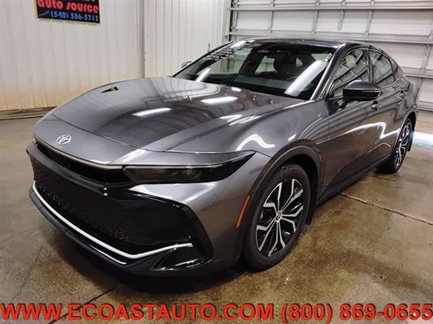 Used 2023 Toyota Crown AWD/4WD image 4