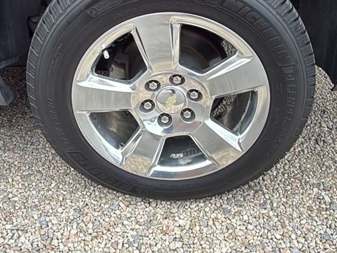 Used 2016 Chevrolet Suburban LS RWD image 42