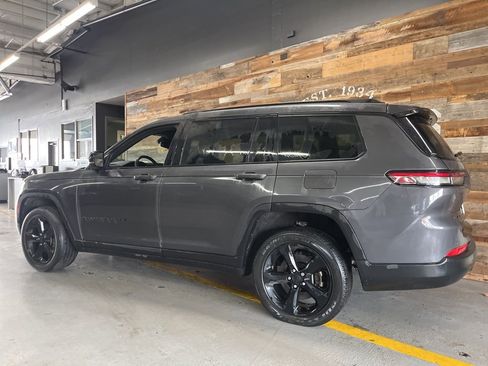 Used 2023 Jeep Grand Cherokee L Laredo image 8