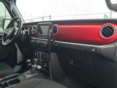 Used 2019 Jeep Wrangler Unlimited Rubicon w/ Steel Bumper Group image 12