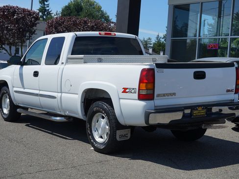 Used 2003 GMC Sierra 1500 SLT w/ SLT Preferred Equipment Group AWD/4WD image 3