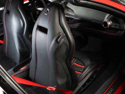 Used 2022 Ferrari F8 Tributo RWD image 34