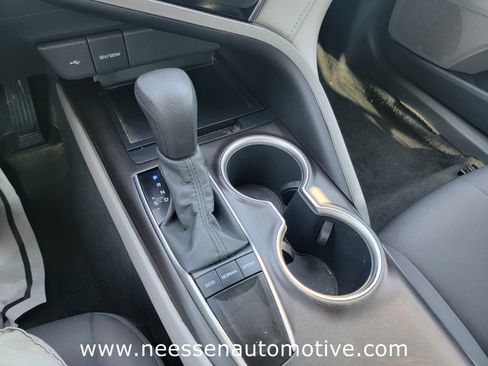 Used 2022 Toyota Camry LE image 27