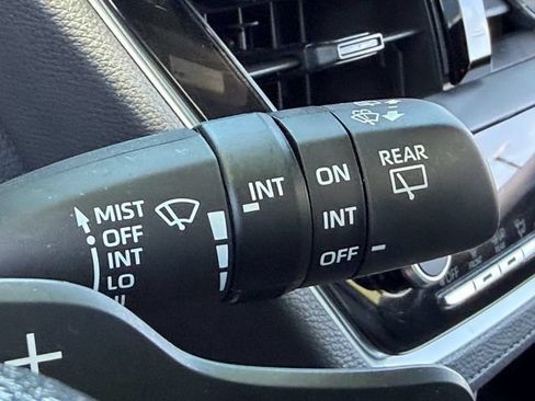 Used 2024 Toyota Corolla Cross AWD Hybrid w/ Moonroof Package image 28