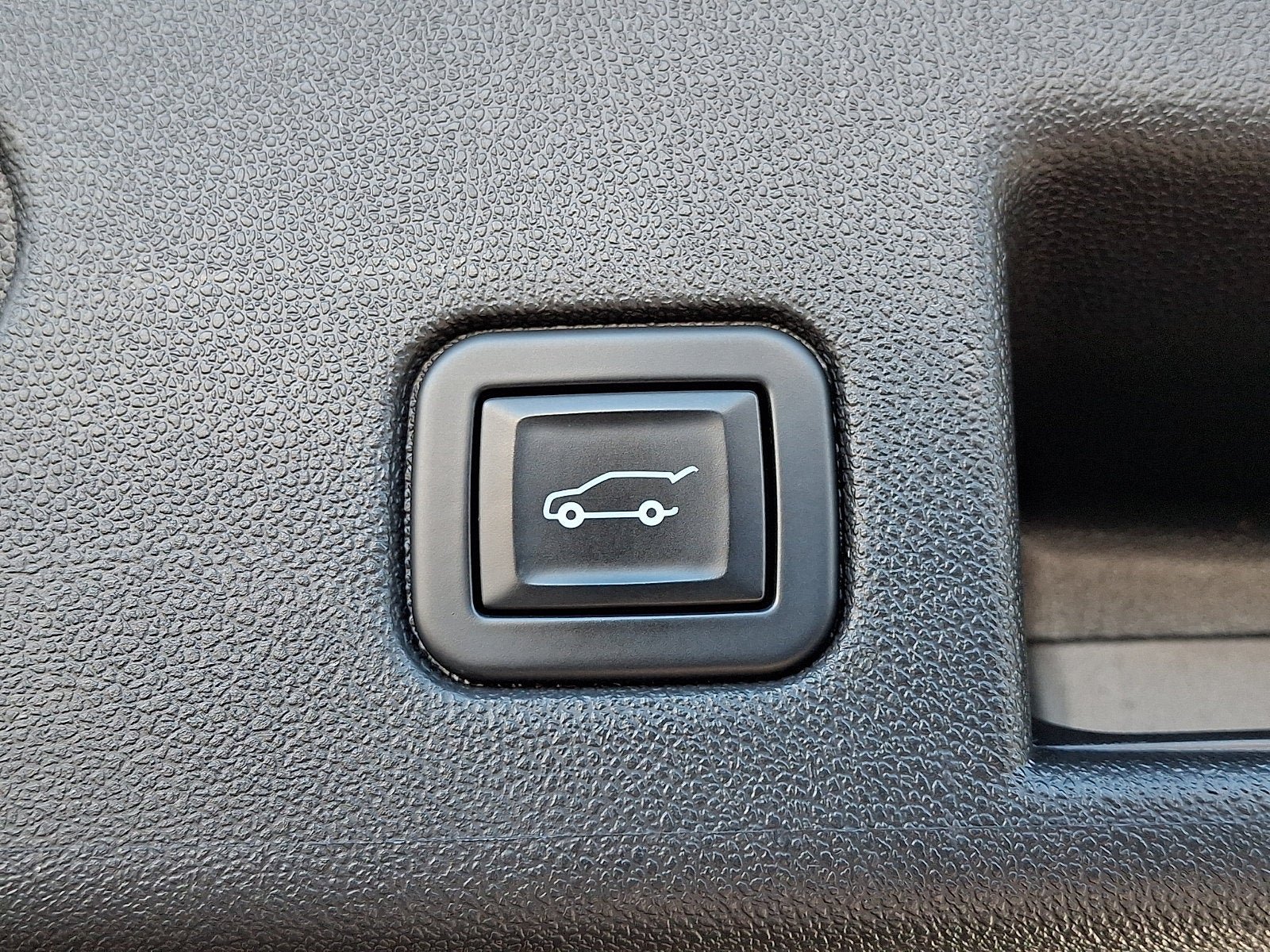 Used 2020 Chevrolet Equinox LT w/ Driver Convenience Package AWD/4WD image 29