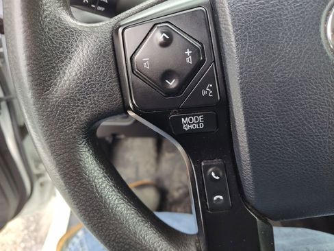 Used 2018 Toyota Tacoma SR image 23